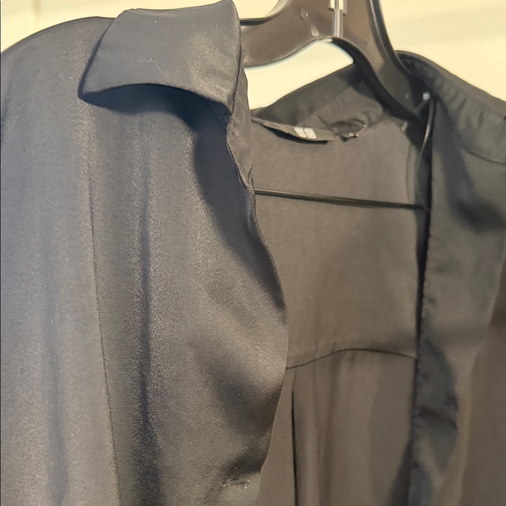 Black Women’s Shirt - Uniqlo